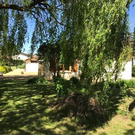 Country Stay-pets Welcome-pool-sleeps 8
