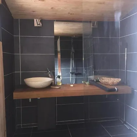 Country Stay-pets Welcome-pool-sleeps 8 *