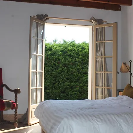 Country Stay-pets Welcome-pool-sleeps 8 *